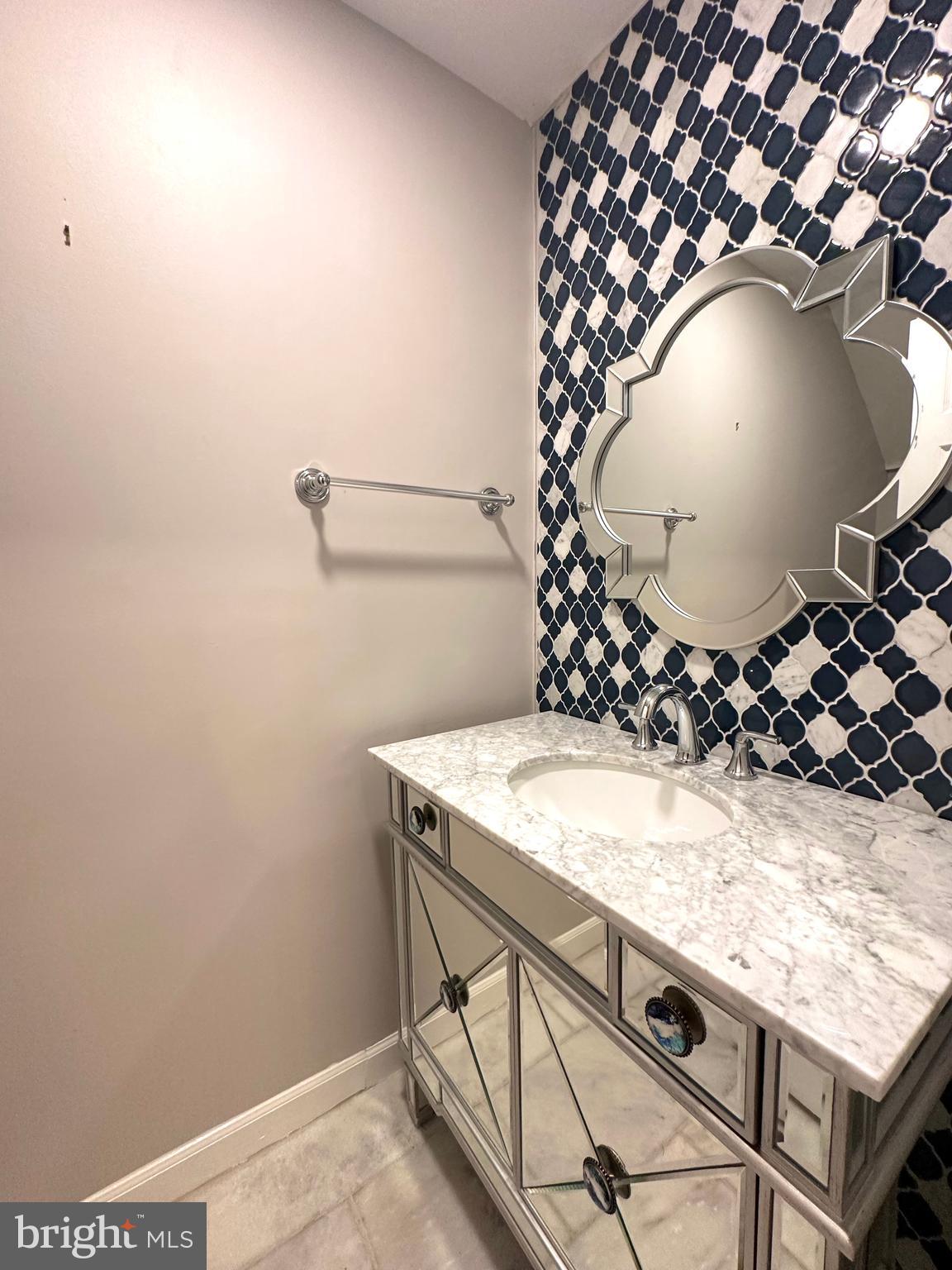 LANDMARK MEWS - Residential Lease