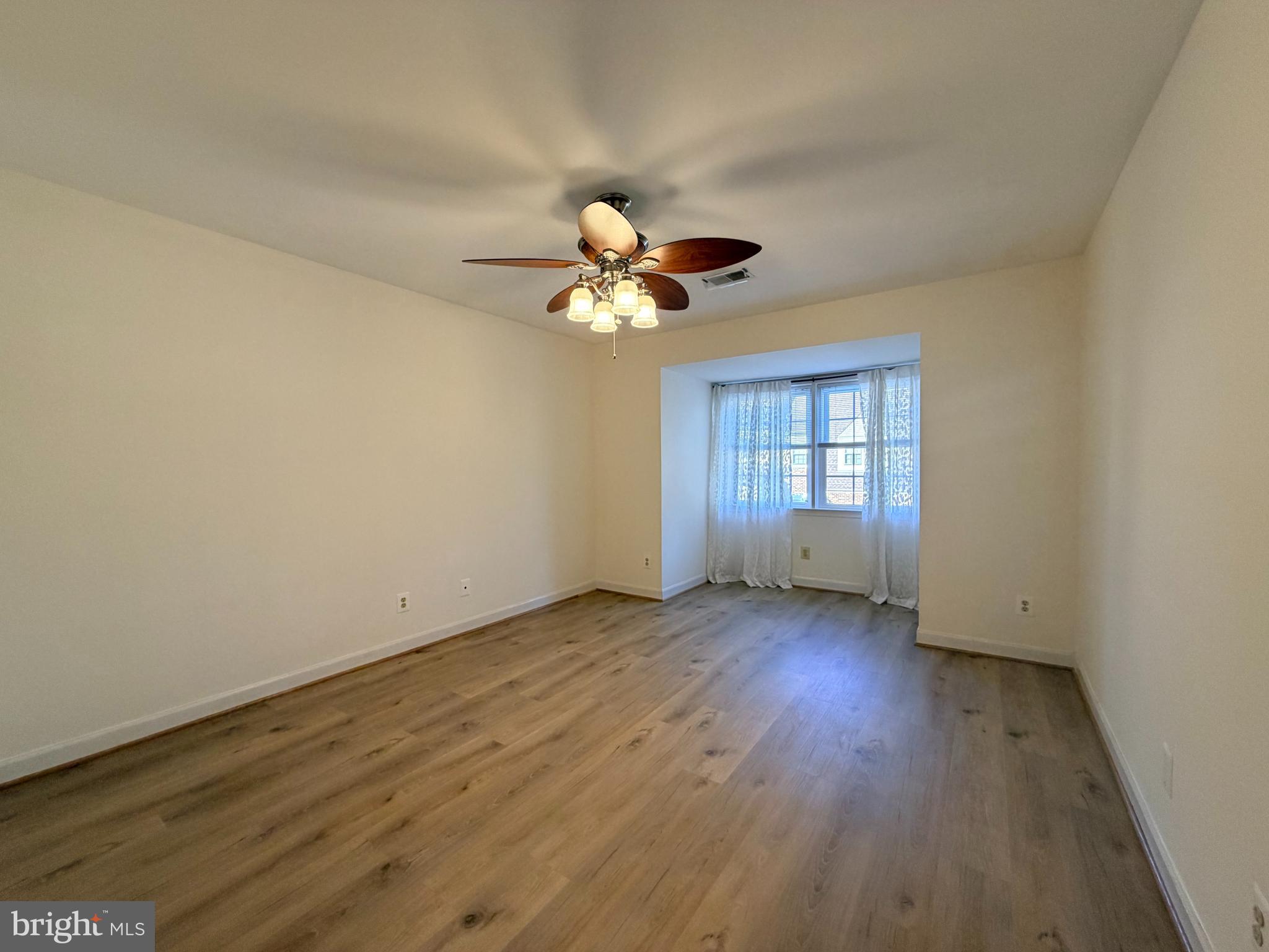 LANDMARK MEWS - Residential Lease