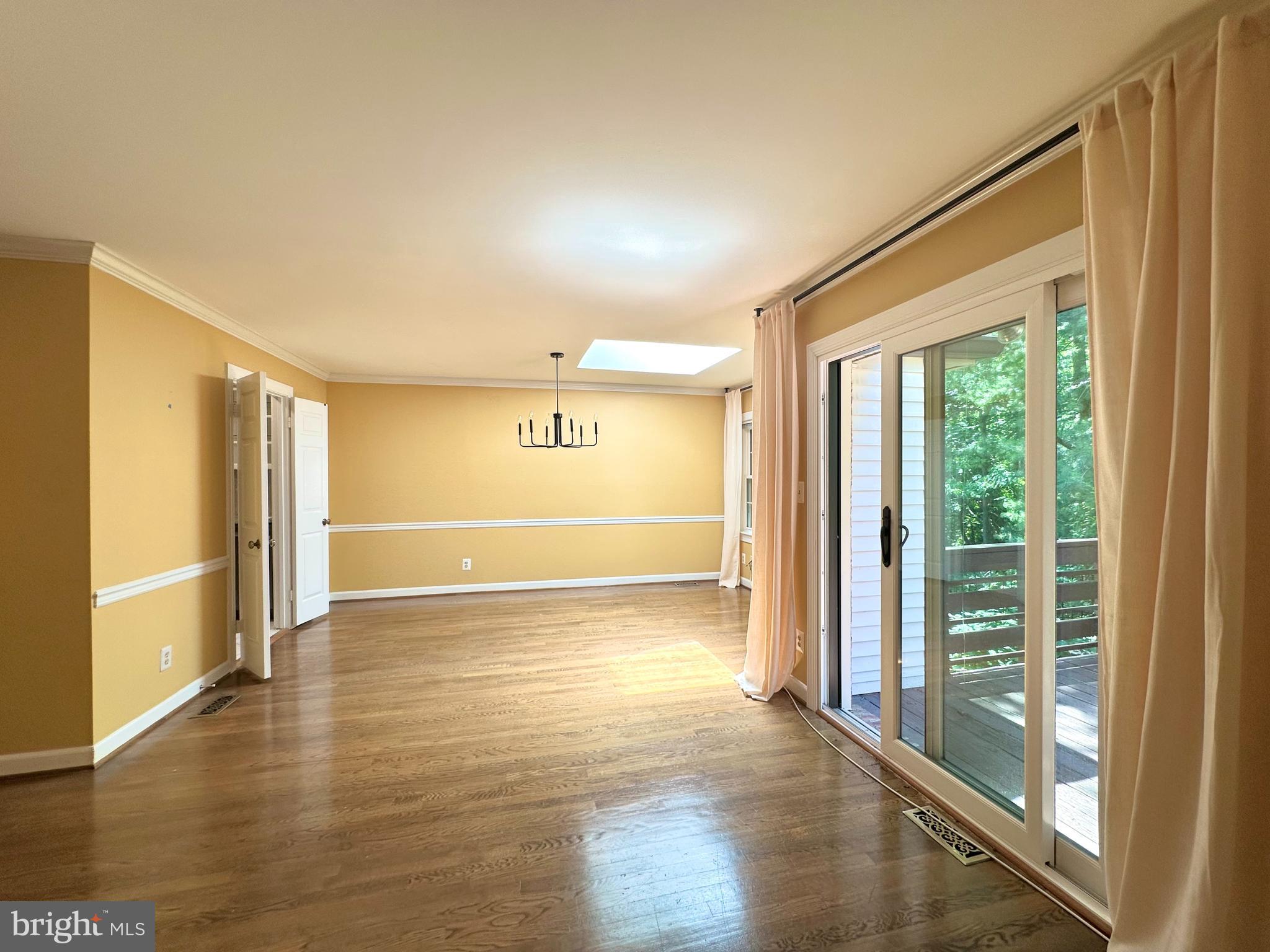 LANDMARK MEWS - Residential Lease