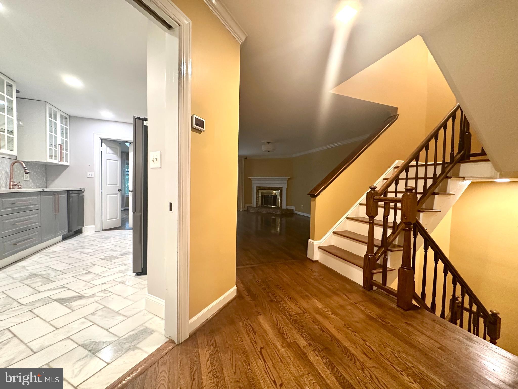 LANDMARK MEWS - Residential Lease