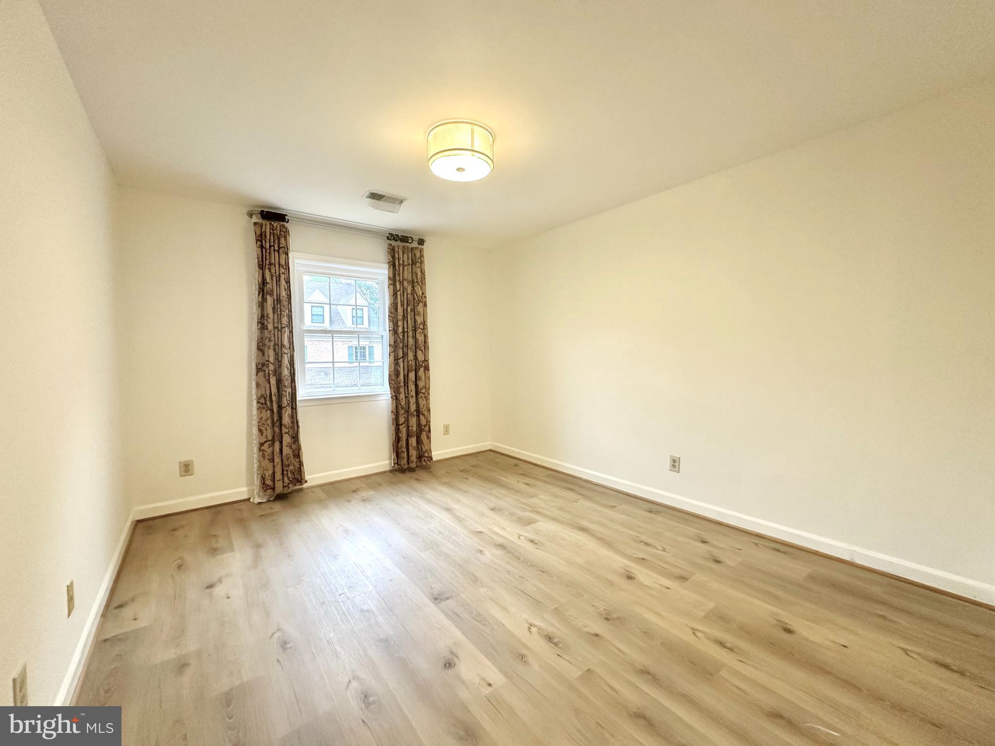 LANDMARK MEWS - Residential Lease