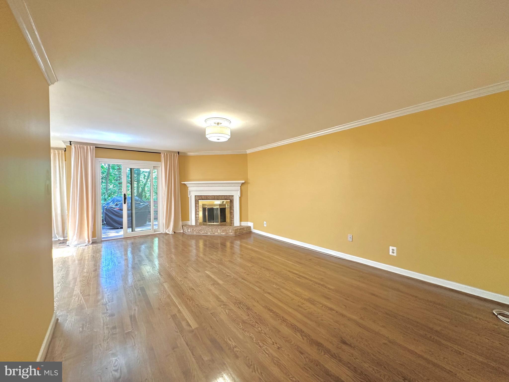 LANDMARK MEWS - Residential Lease