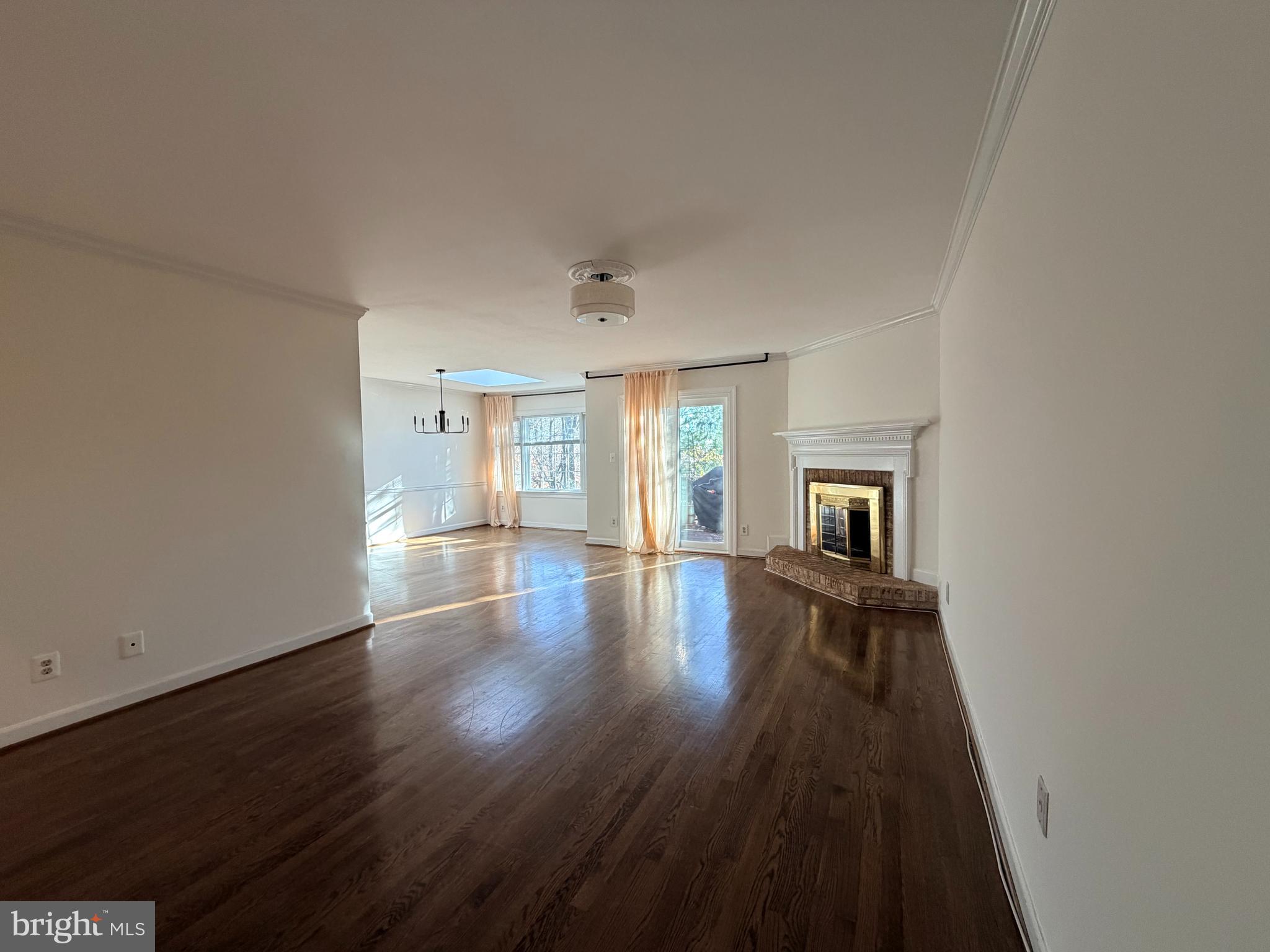 LANDMARK MEWS - Residential Lease