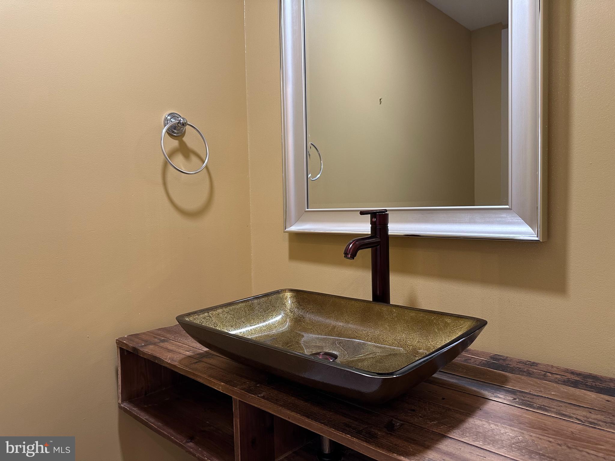 LANDMARK MEWS - Residential Lease