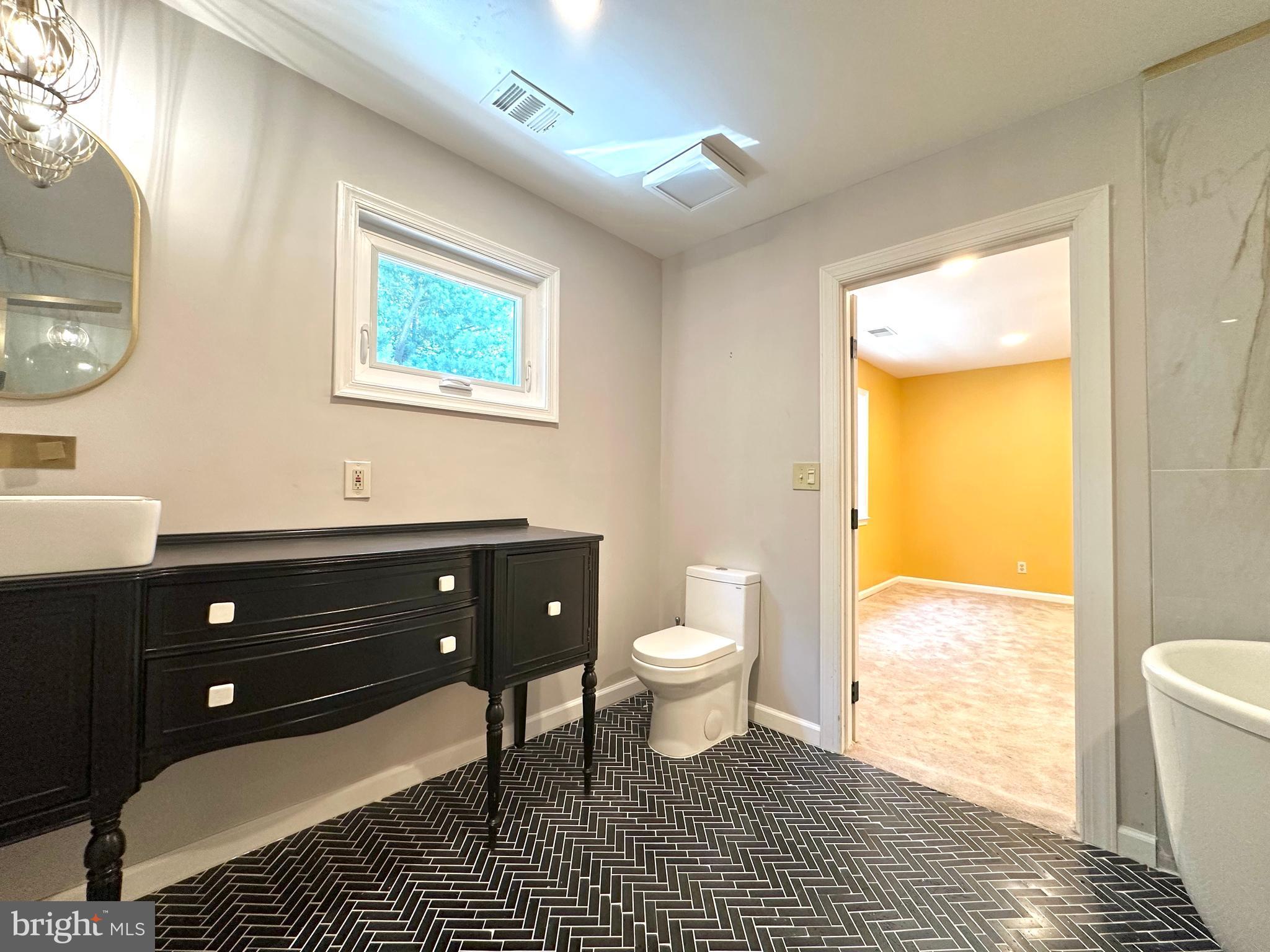 LANDMARK MEWS - Residential Lease