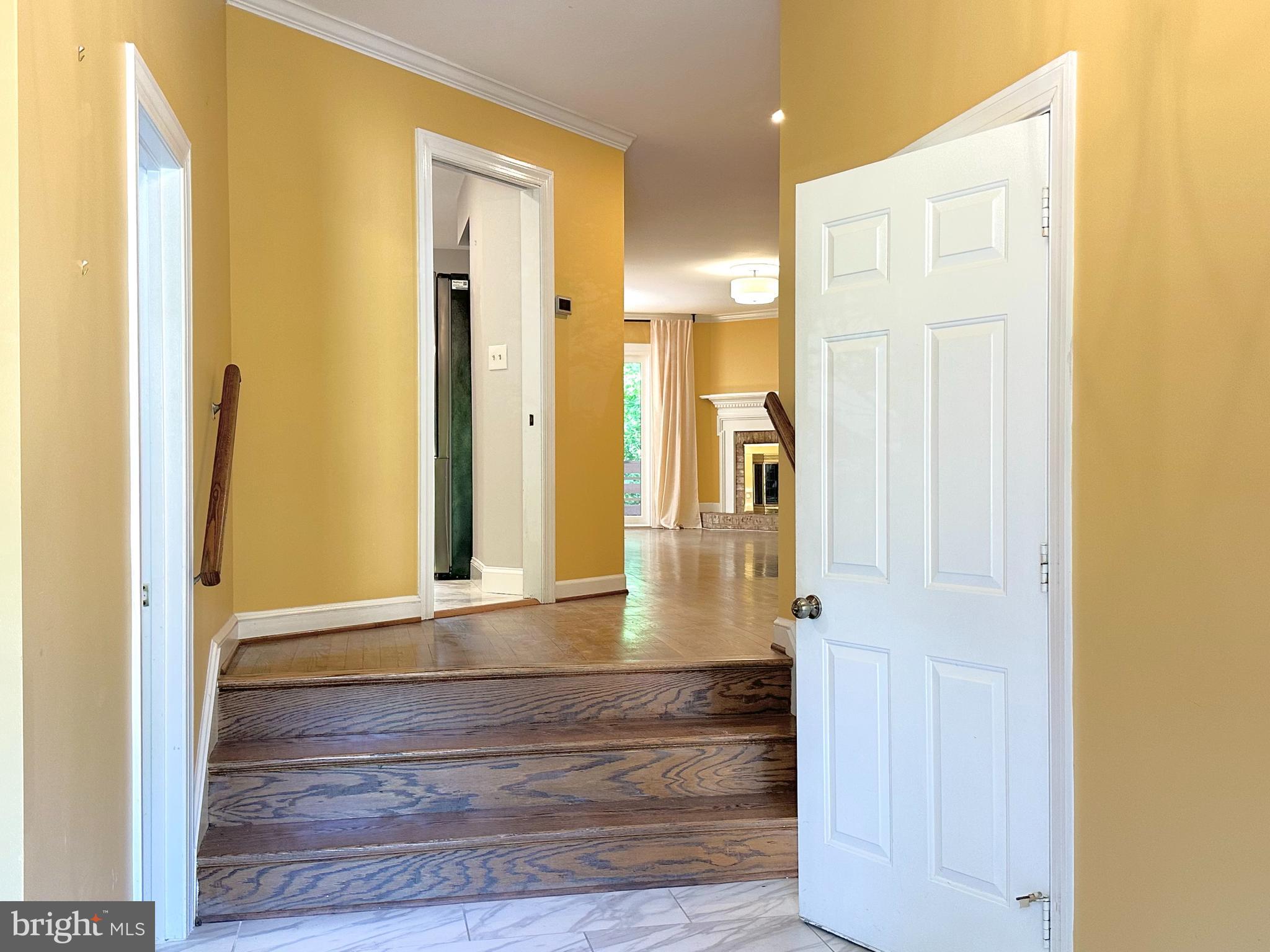 LANDMARK MEWS - Residential Lease