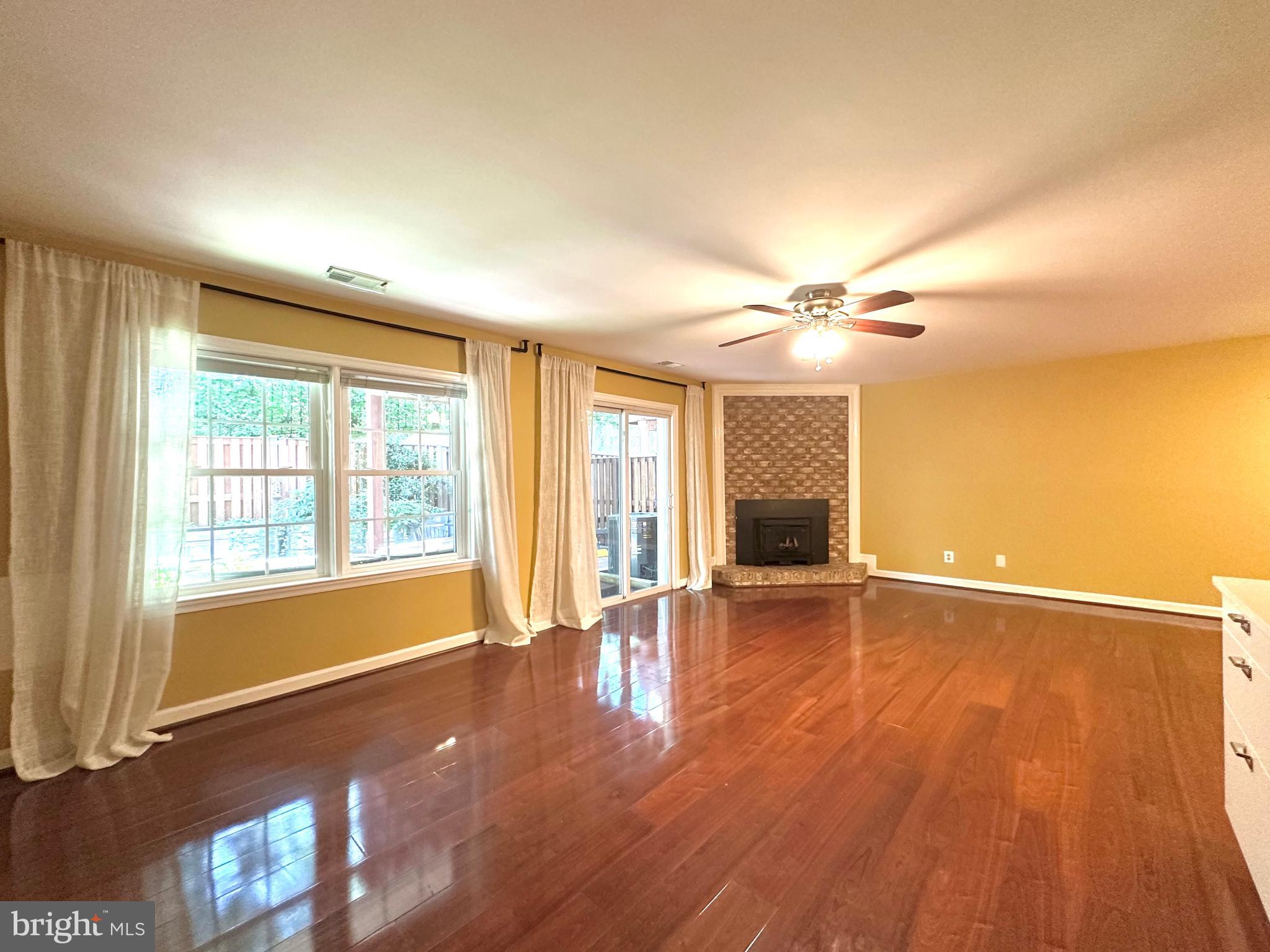 LANDMARK MEWS - Residential Lease