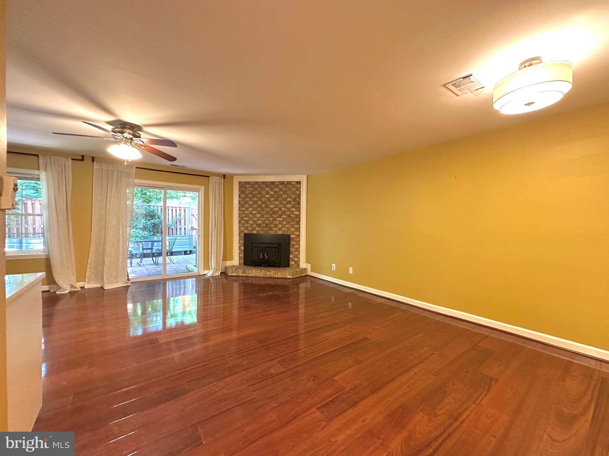 LANDMARK MEWS - Residential Lease