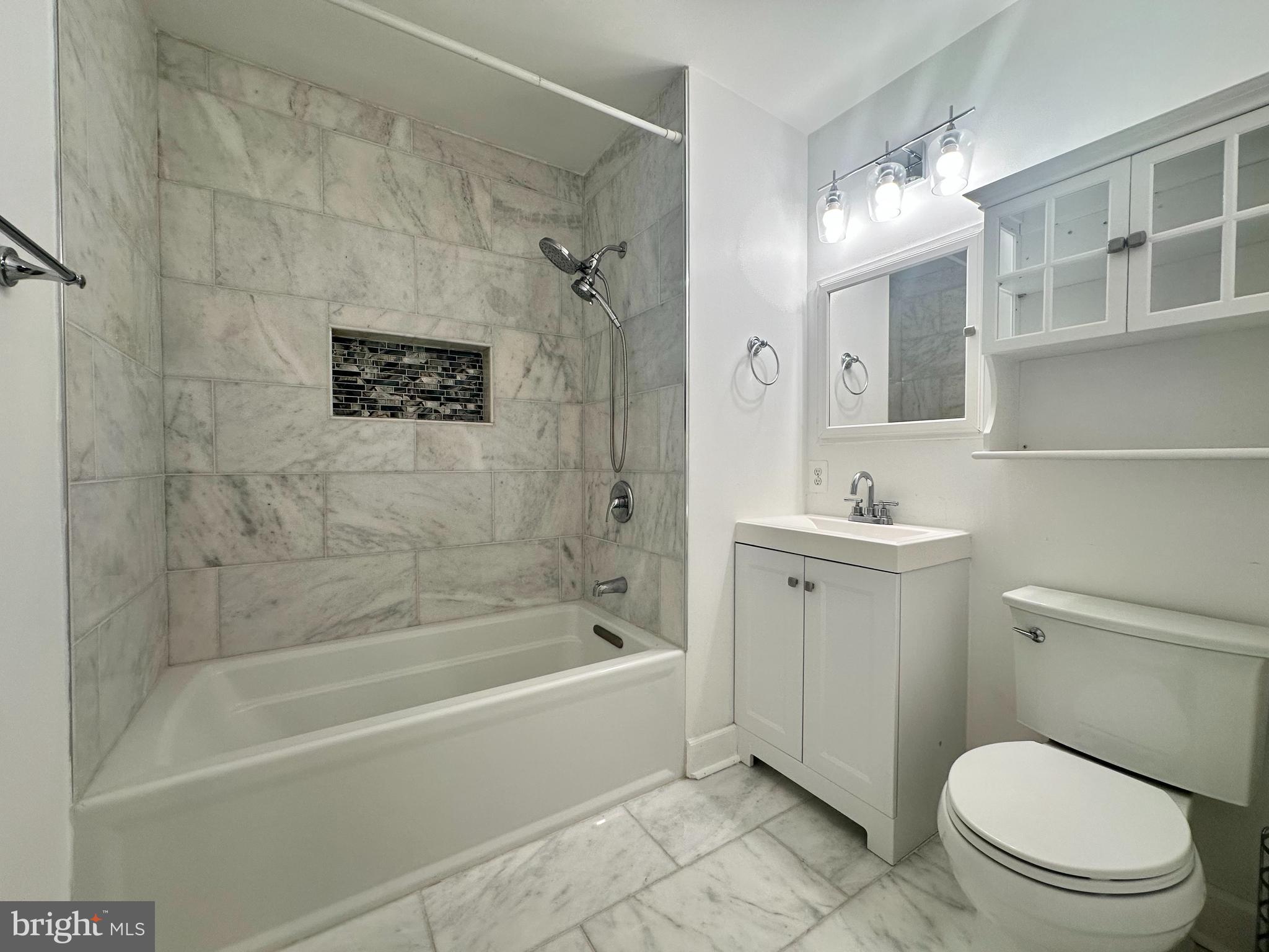 LANDMARK MEWS - Residential Lease