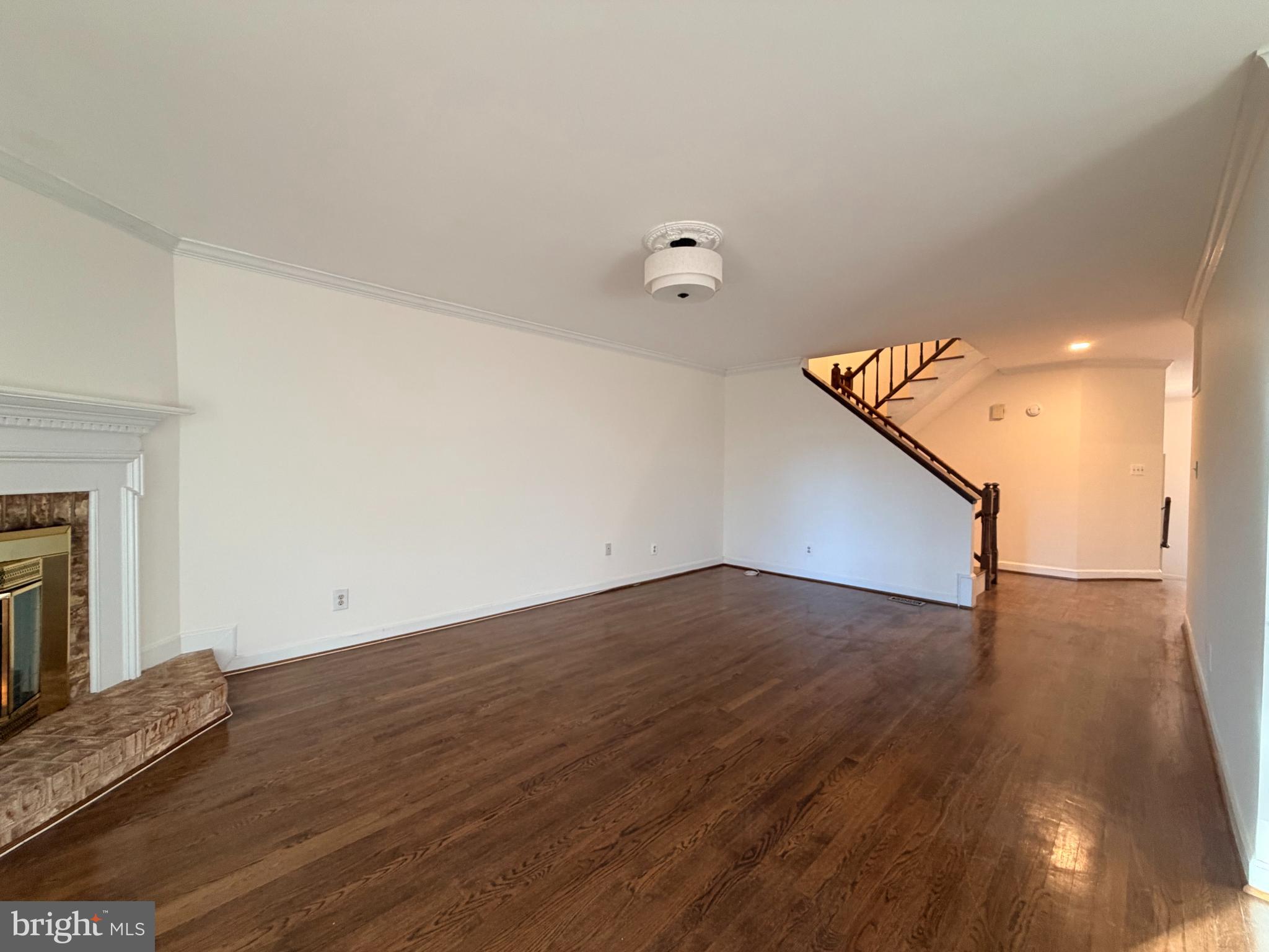 LANDMARK MEWS - Residential Lease