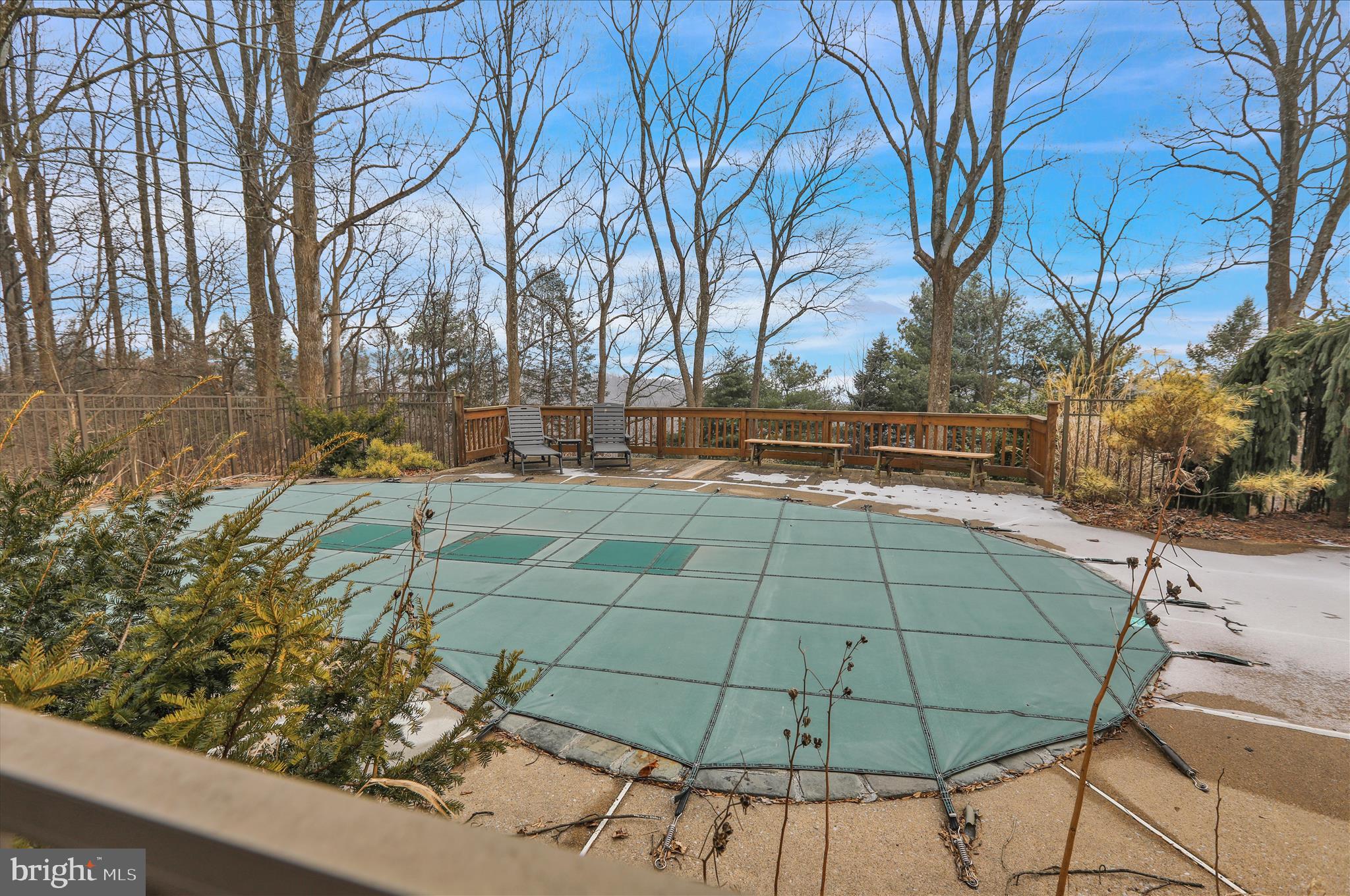 CHINKAPIN OAKS - Residential