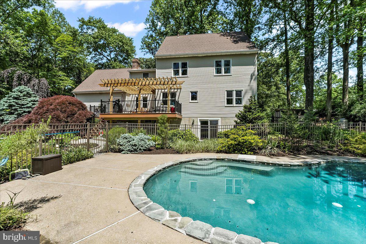 CHINKAPIN OAKS - Residential