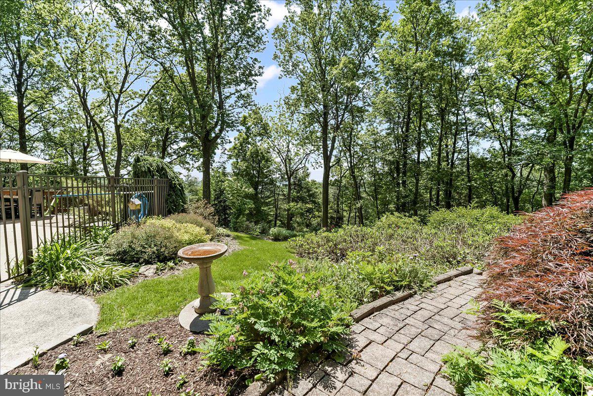 CHINKAPIN OAKS - Residential