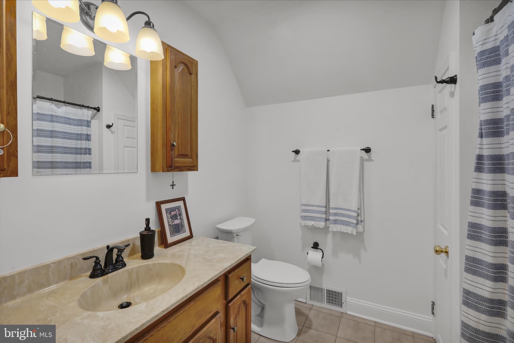 CHINKAPIN OAKS - Residential