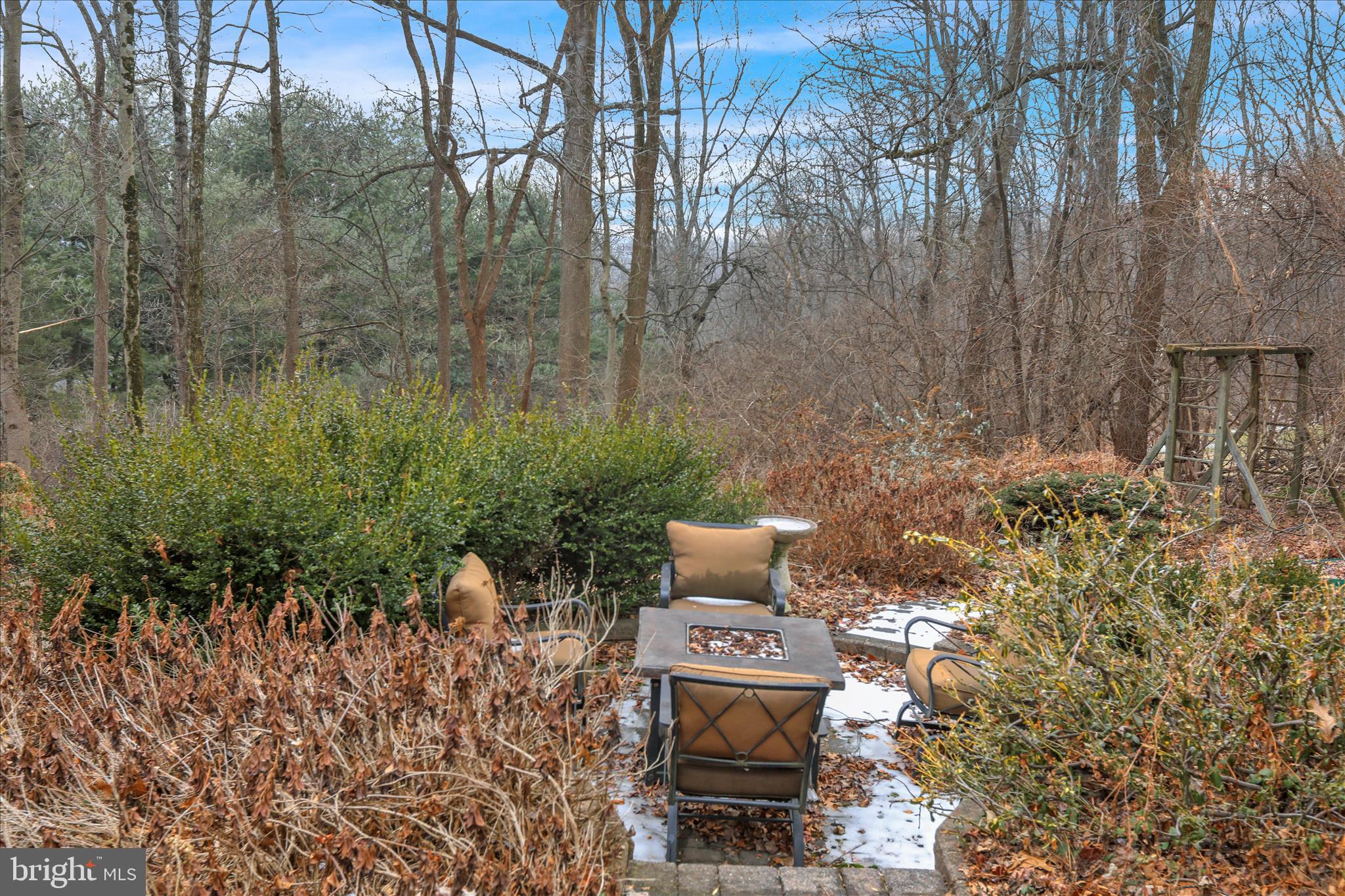 CHINKAPIN OAKS - Residential