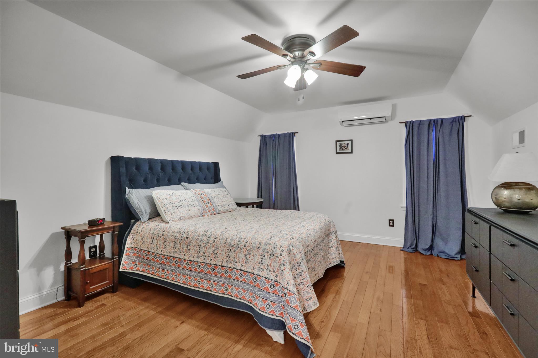 CHINKAPIN OAKS - Residential