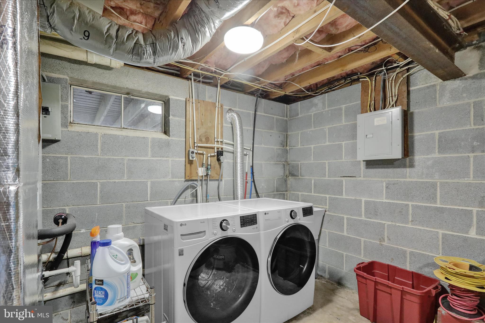 CHINKAPIN OAKS - Residential