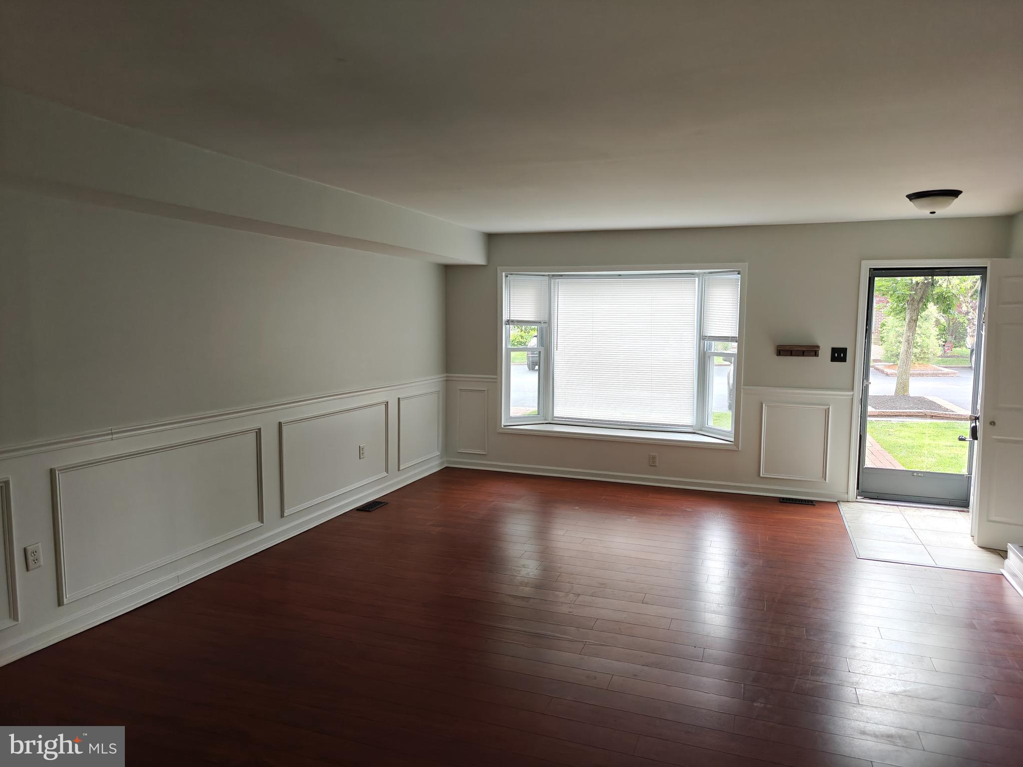 3910 GATEHOUSE LANE