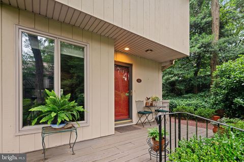 132 THE MEWS HADDONFIELD NJ 08033