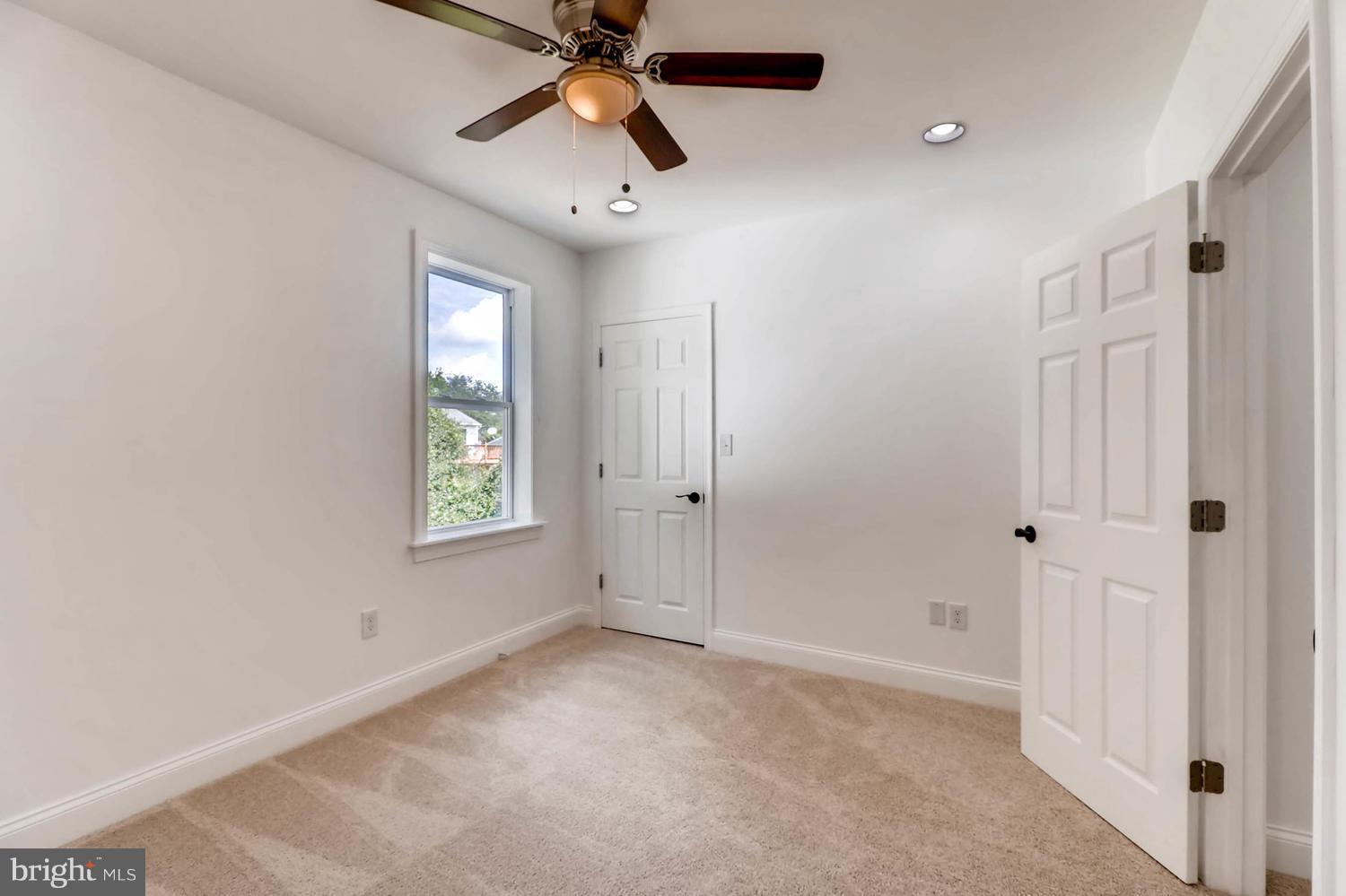 VALLEY FORGE - Residential