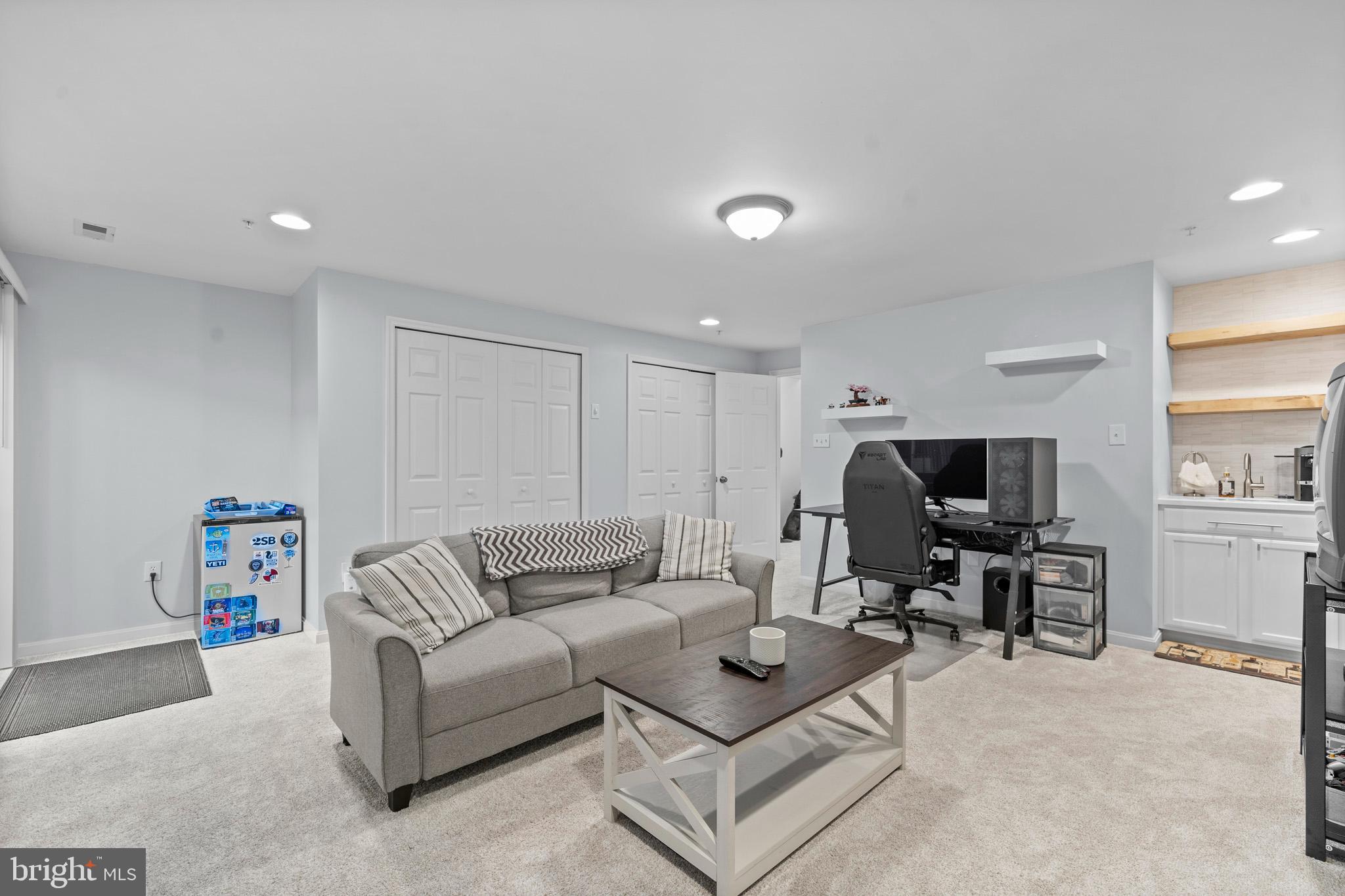 SOUTHWINDS - Residential