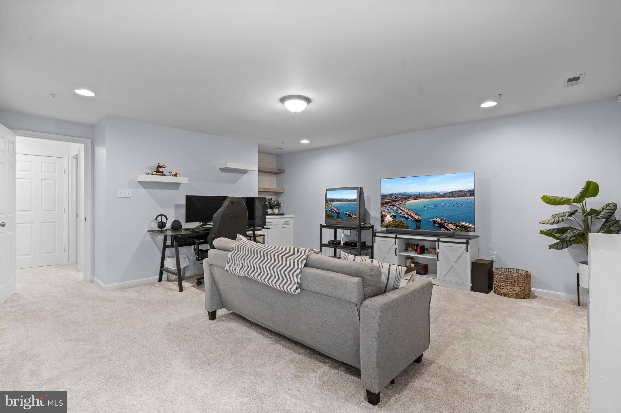 SOUTHWINDS - Residential