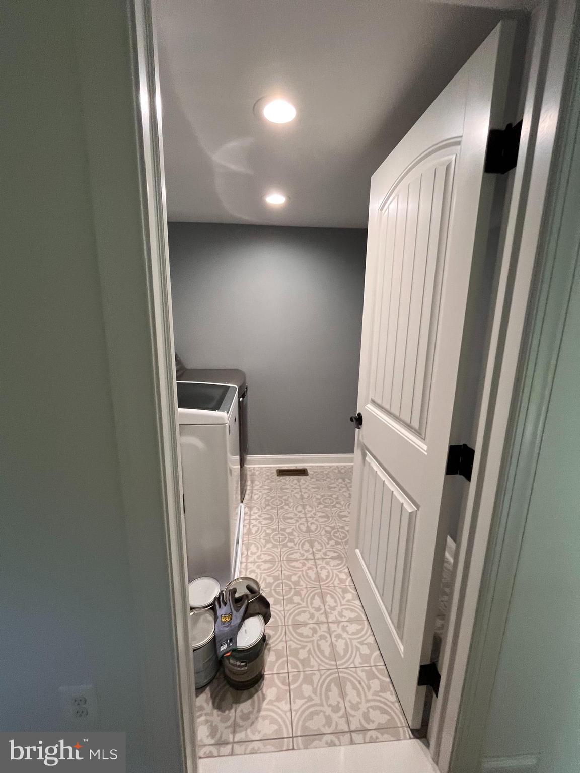 WHITE PLAINS - Residential Lease