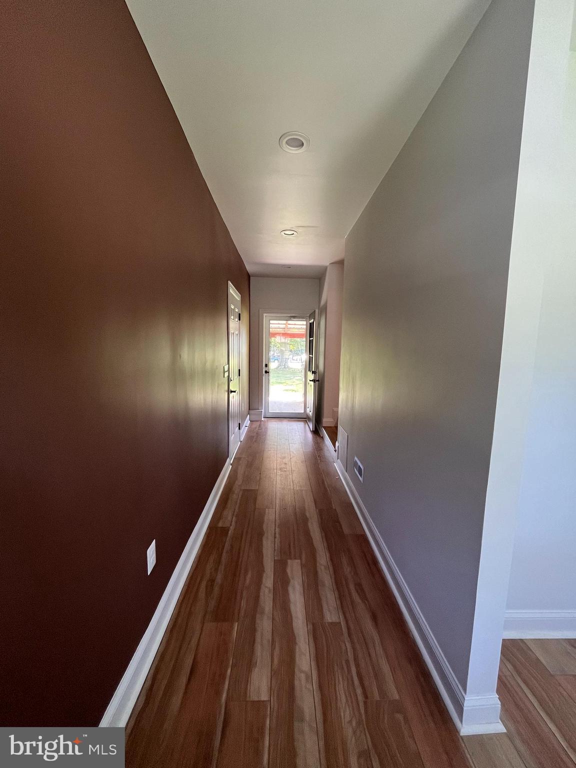 WHITE PLAINS - Residential Lease