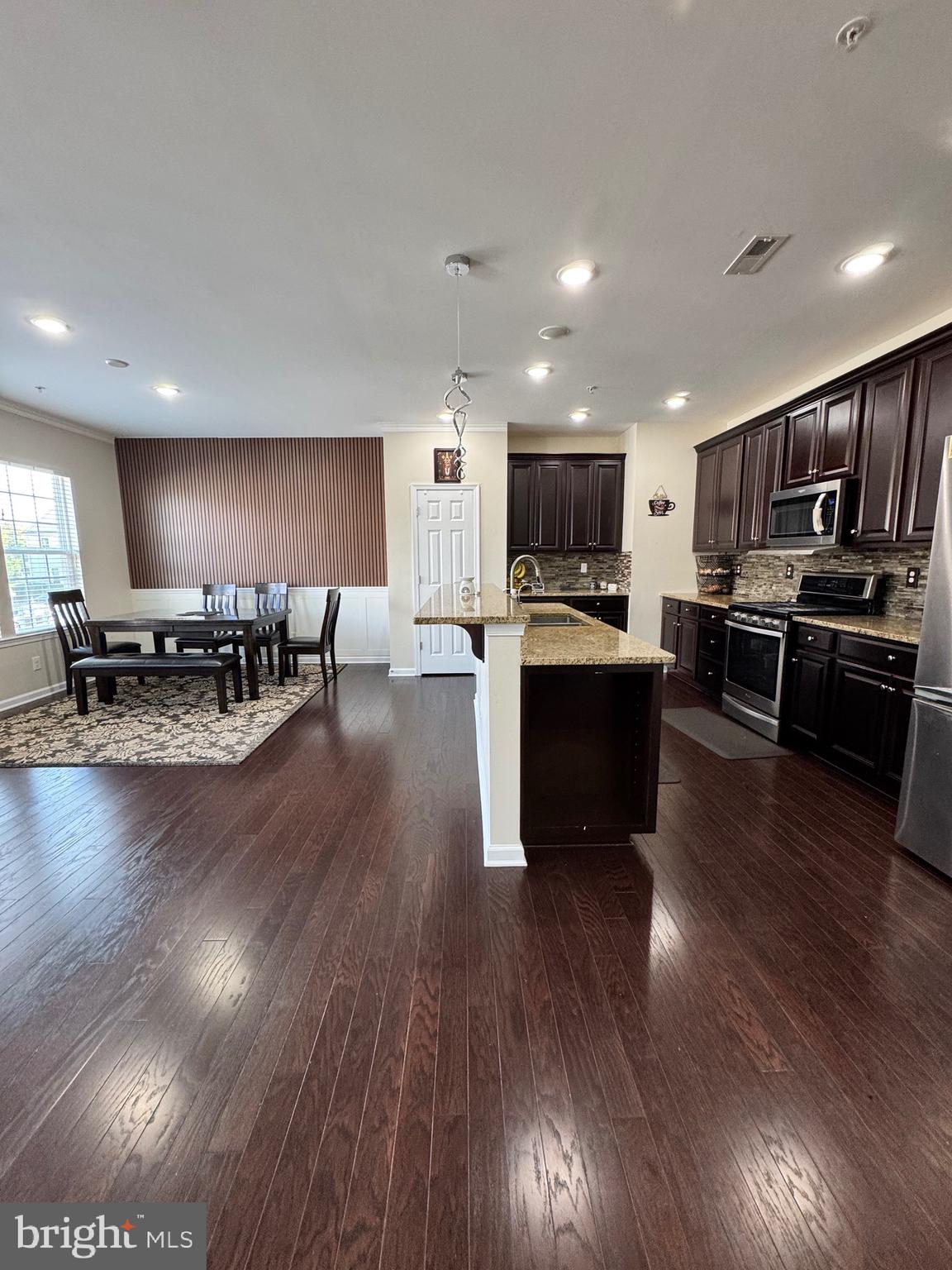 729 SUN VALLEY COURT
