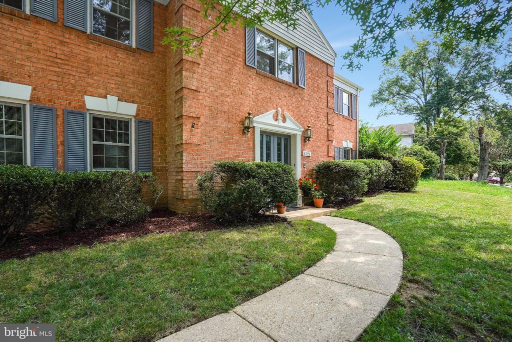 Photo of 4121 Sleepy Hollow Road, ANNANDALE, VA 22003 (MLS # VAFX2274374)