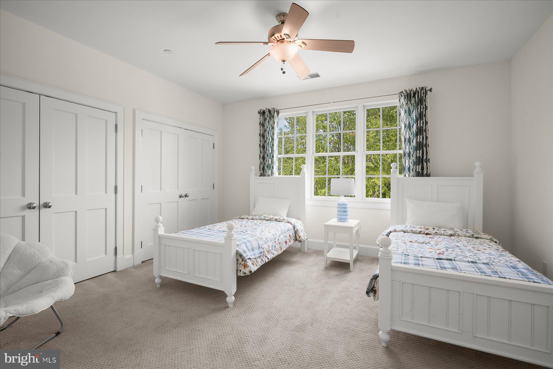 POTOMAC OUTSIDE - Residential