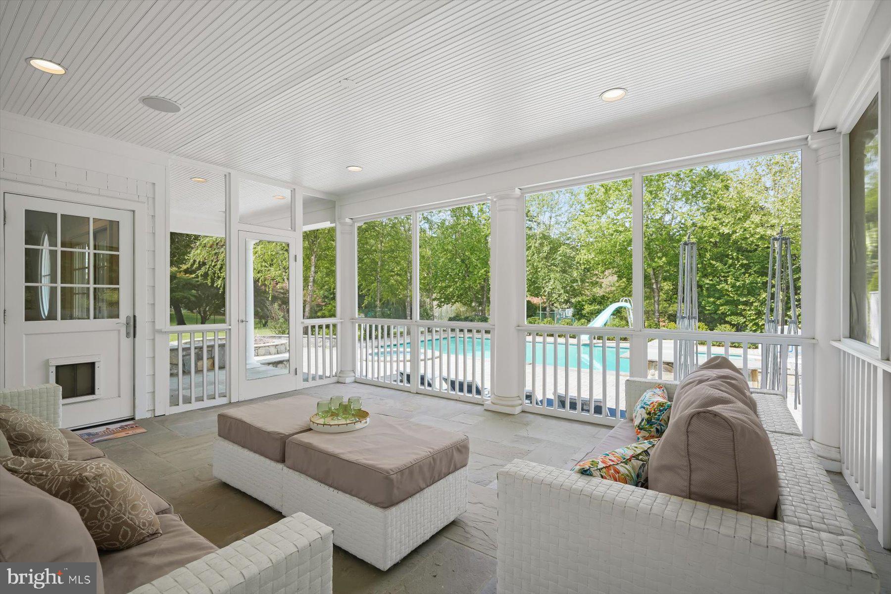POTOMAC OUTSIDE - Residential