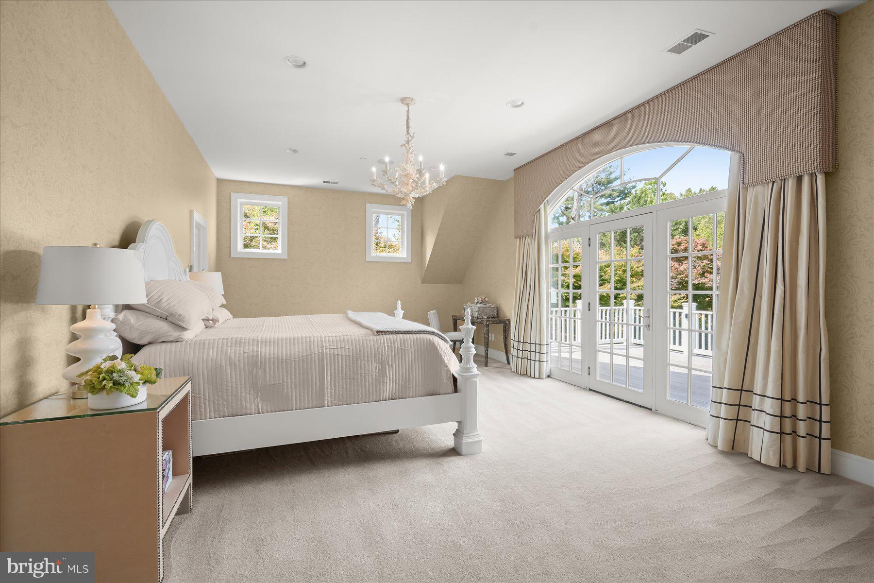 POTOMAC OUTSIDE - Residential