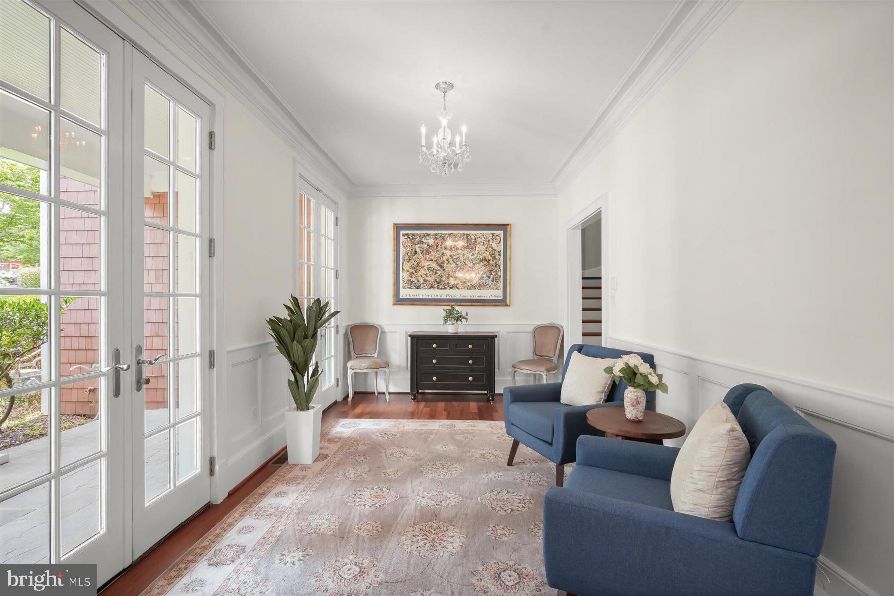 POTOMAC OUTSIDE - Residential