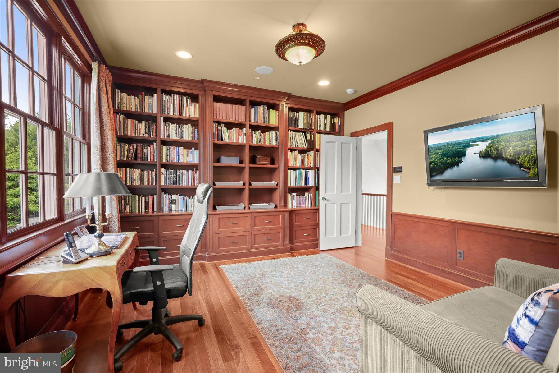 POTOMAC OUTSIDE - Residential