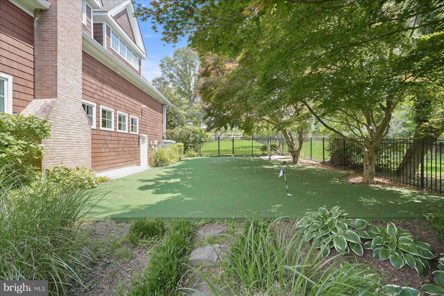 POTOMAC OUTSIDE - Residential
