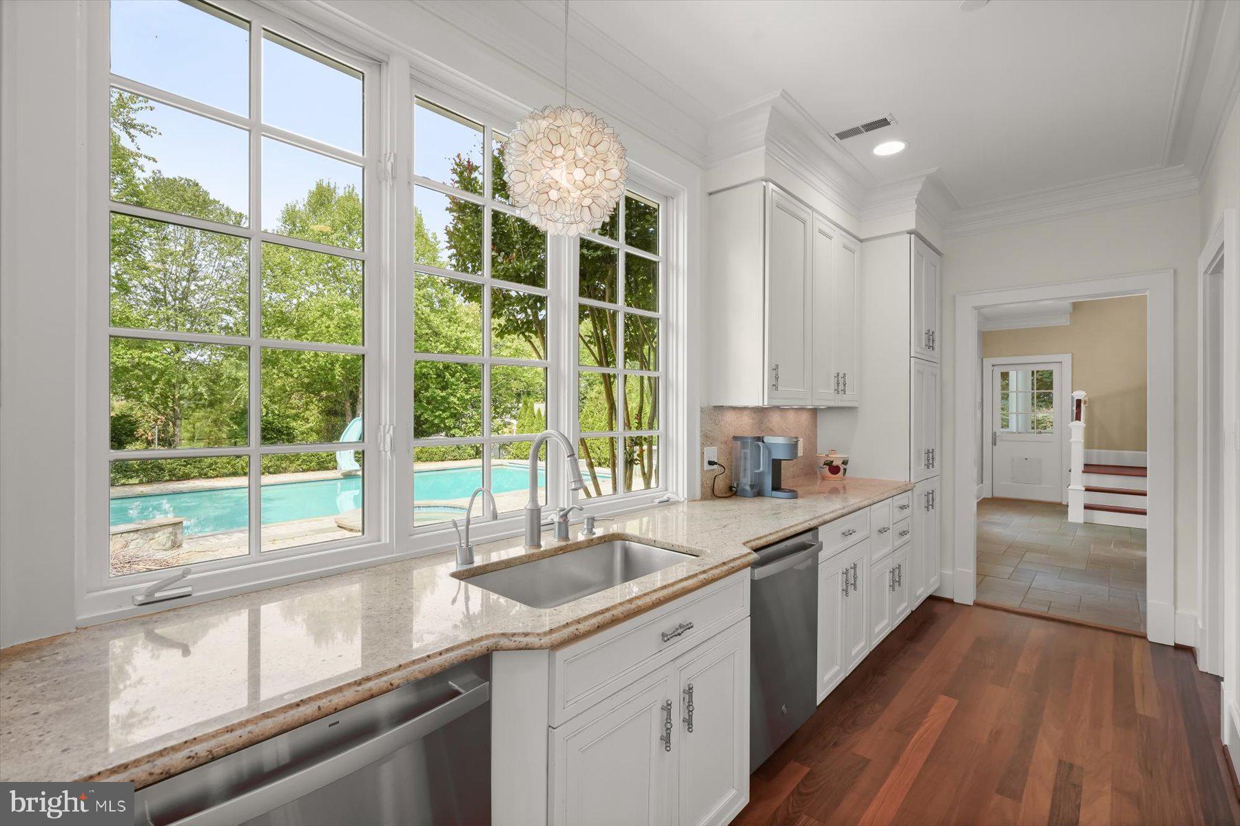 POTOMAC OUTSIDE - Residential