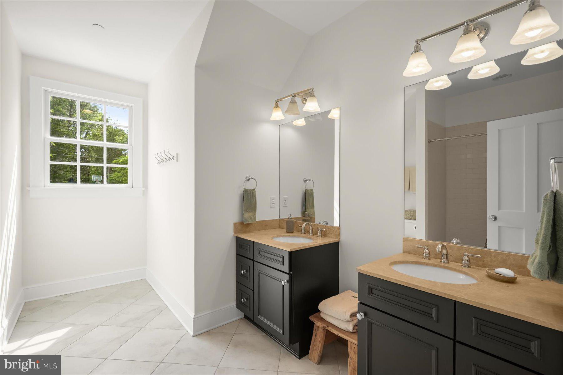 POTOMAC OUTSIDE - Residential
