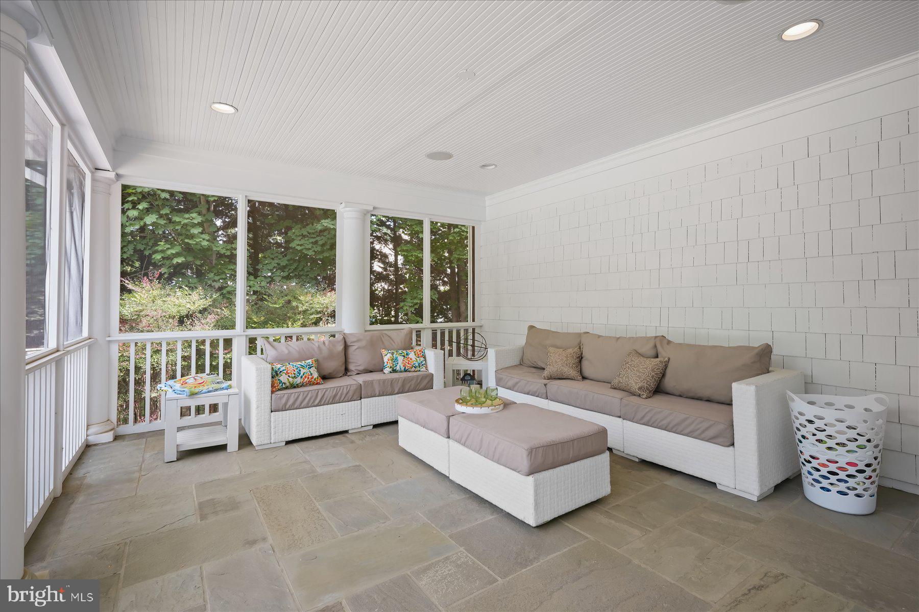 POTOMAC OUTSIDE - Residential
