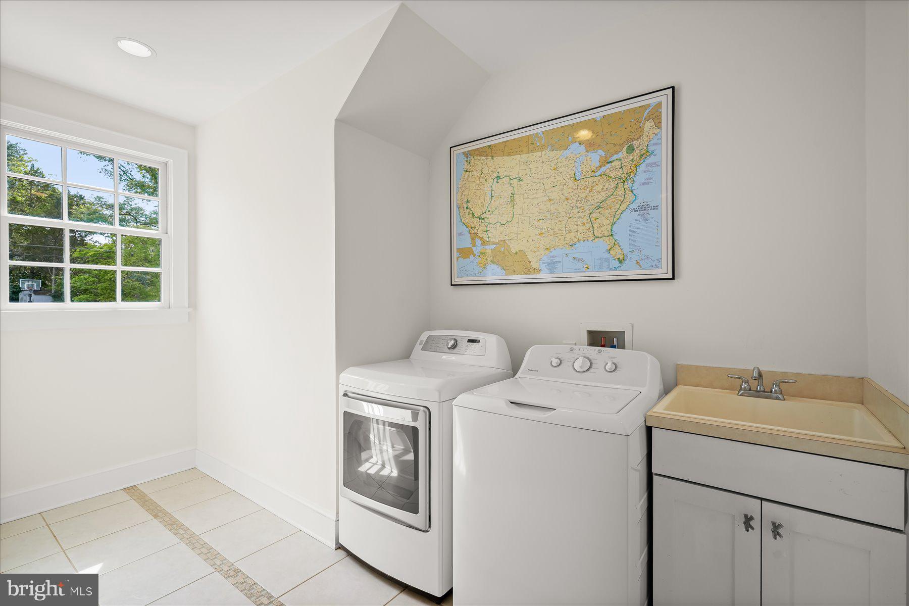 POTOMAC OUTSIDE - Residential