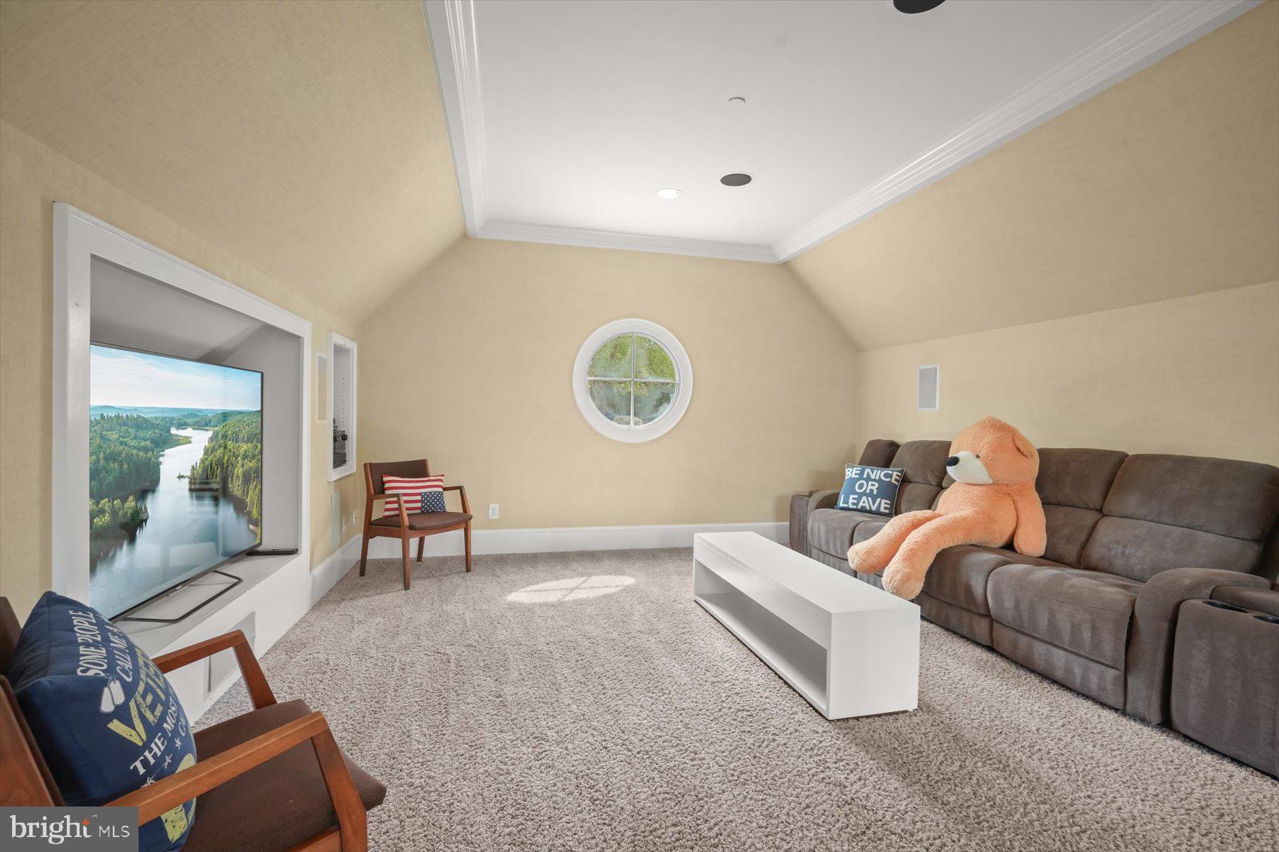 POTOMAC OUTSIDE - Residential