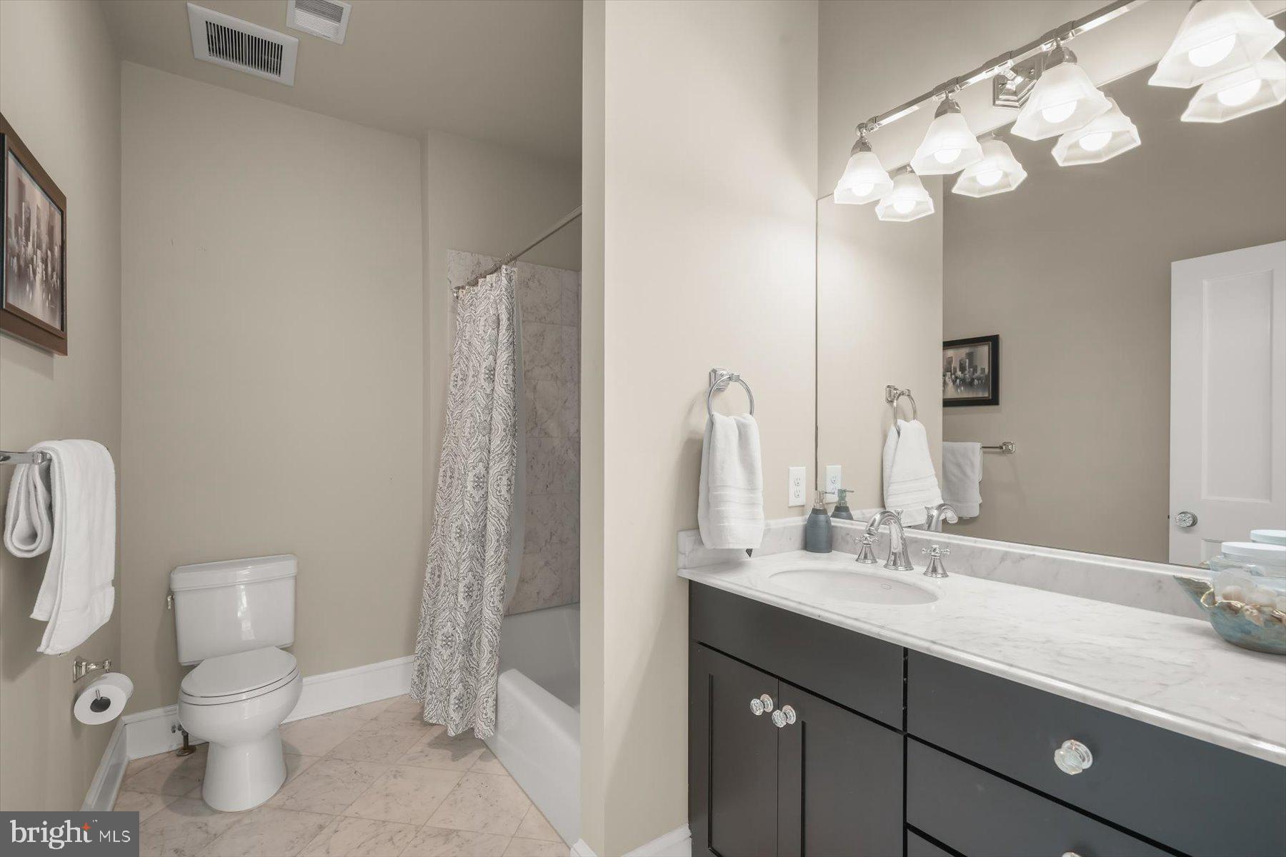 POTOMAC OUTSIDE - Residential