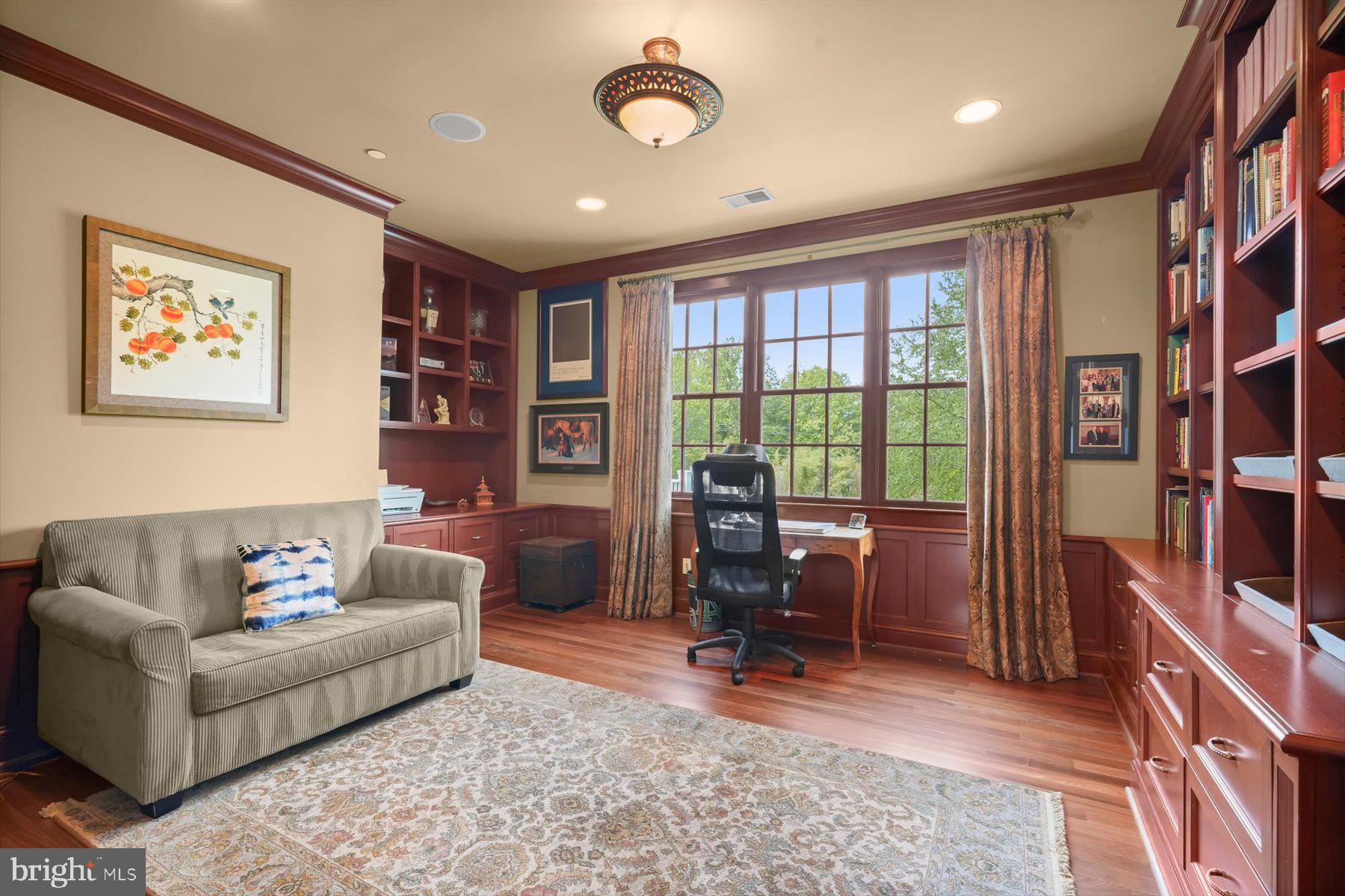 POTOMAC OUTSIDE - Residential
