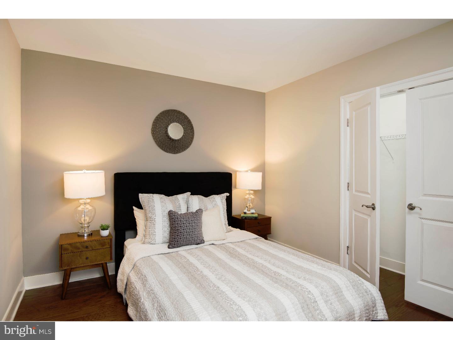 LOGAN SQUARE - Residential Lease