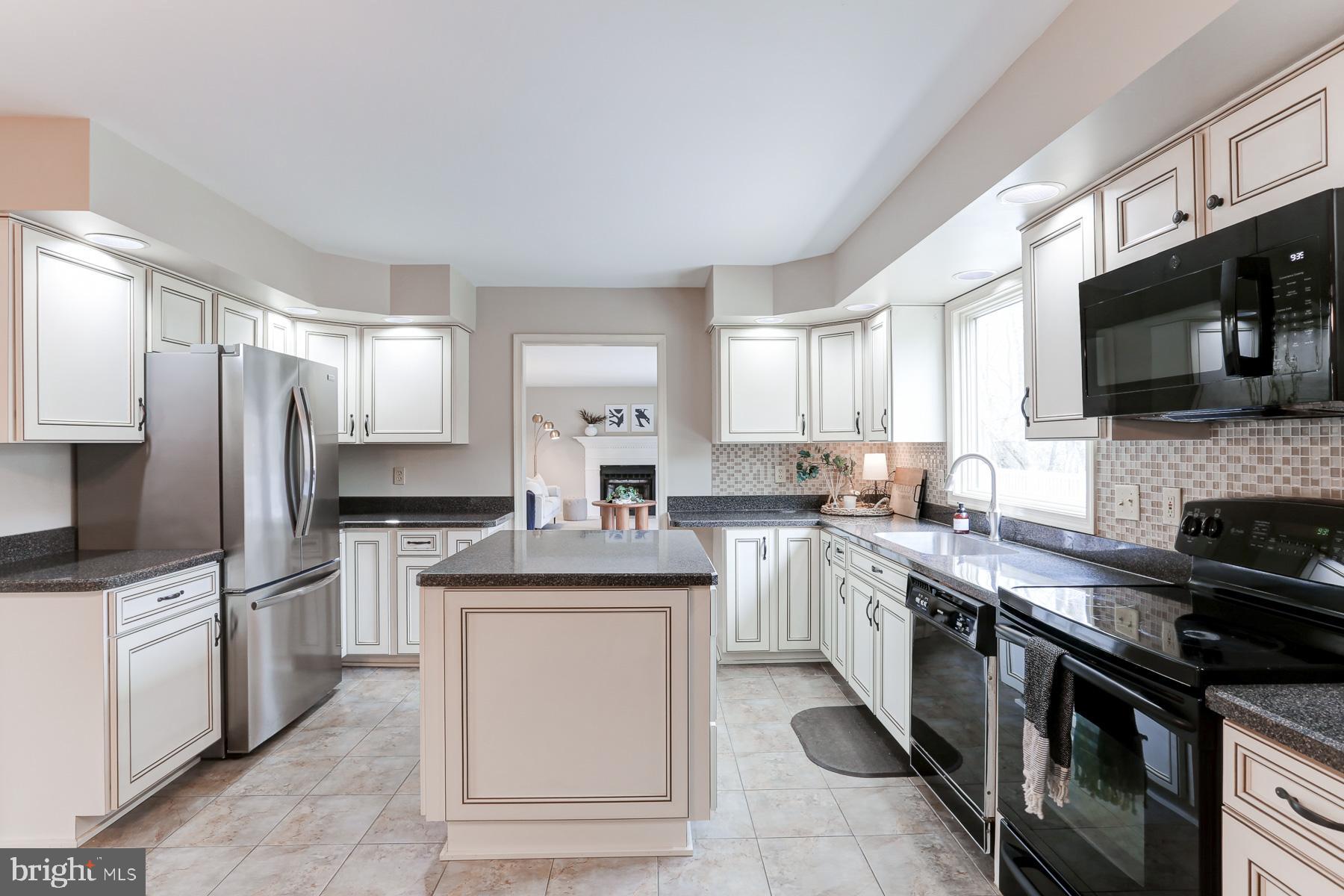 LAUREL HILLS - Residential