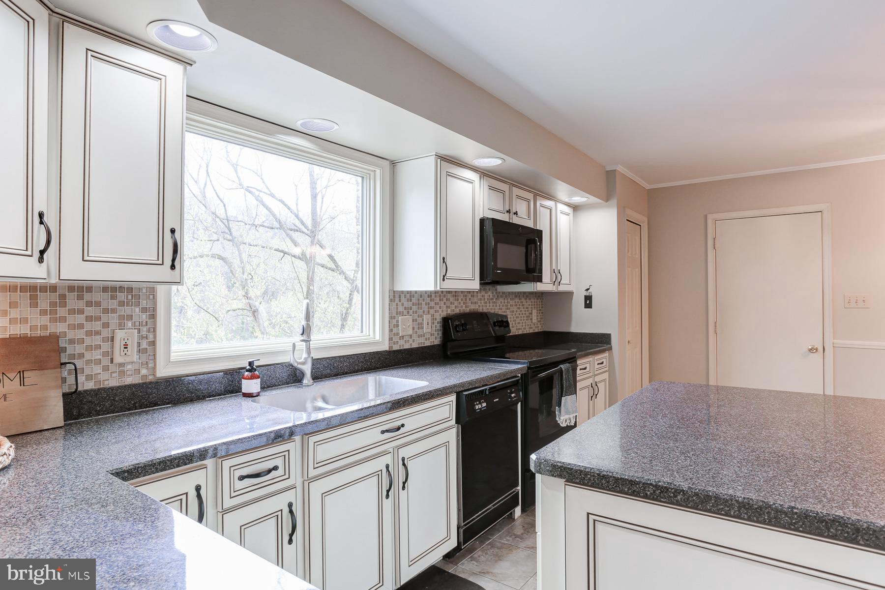 LAUREL HILLS - Residential