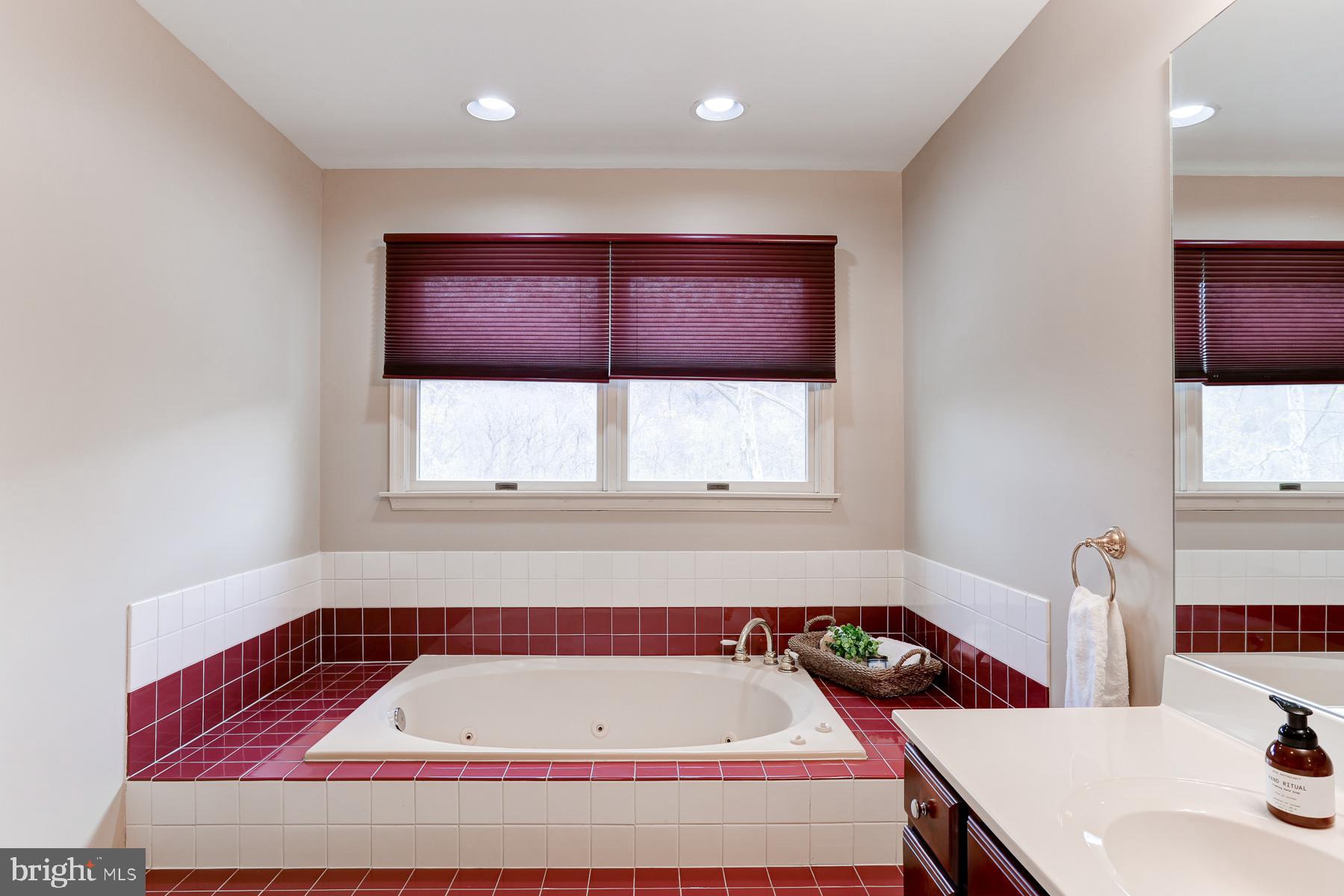 LAUREL HILLS - Residential