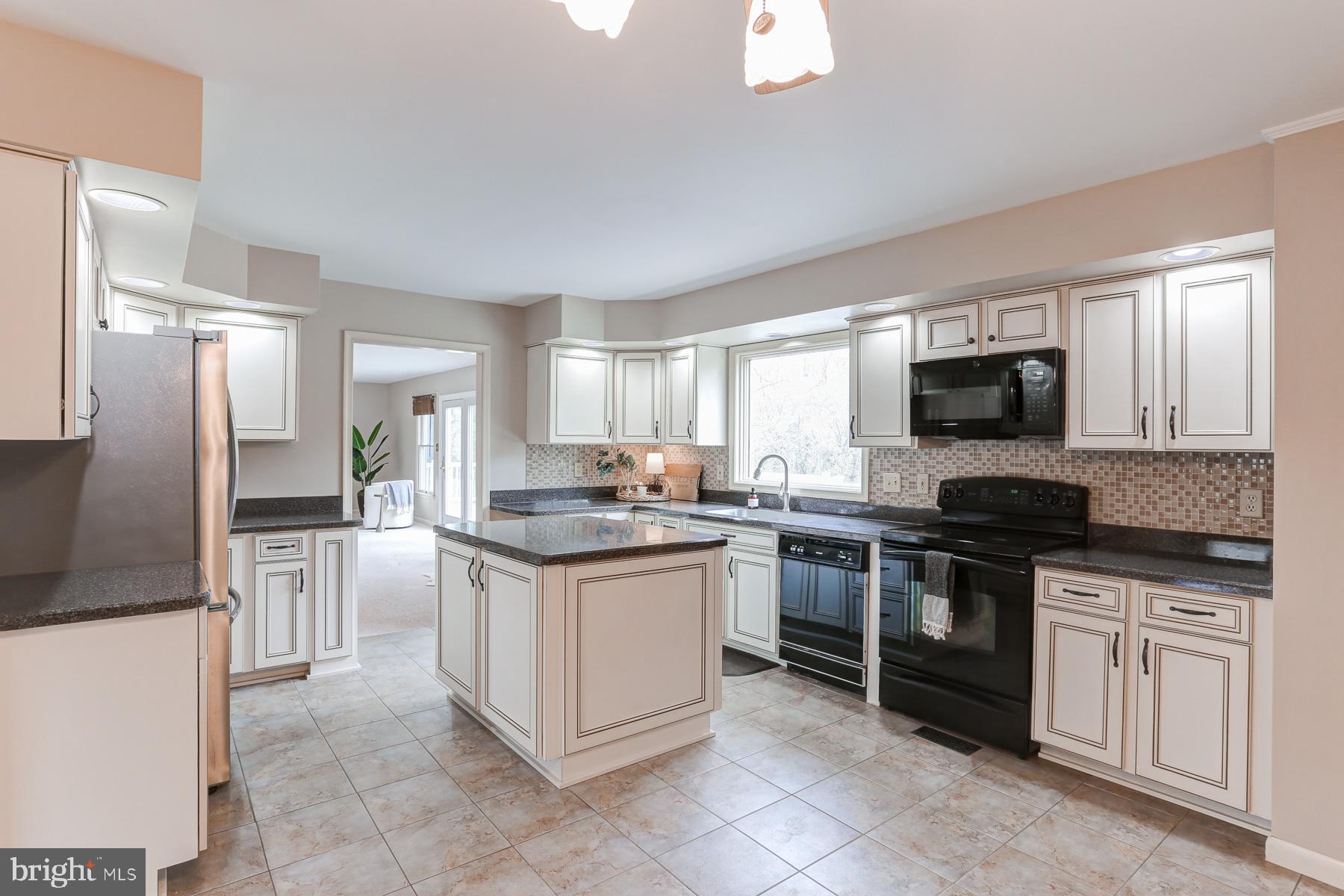 LAUREL HILLS - Residential