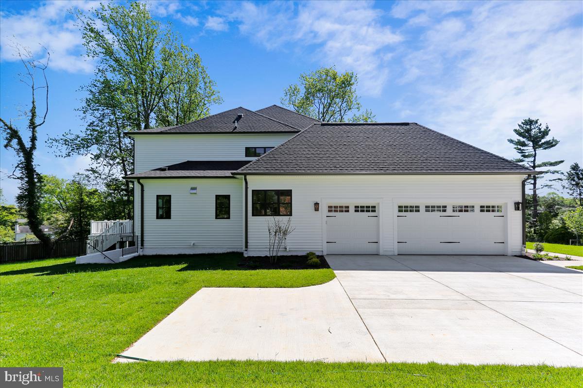 BURNING TREE ESTATES - Residential