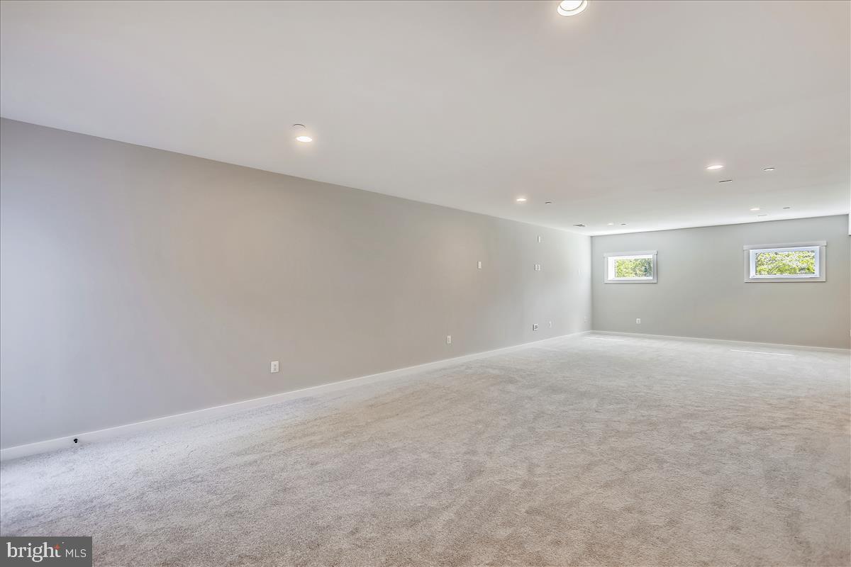 BURNING TREE ESTATES - Residential